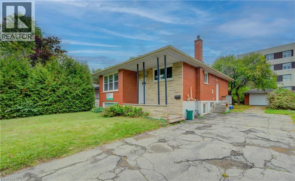 4 CARDILL Crescent, Waterloo