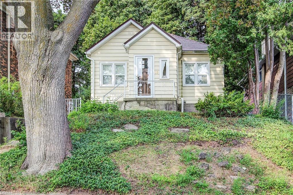 19 CHESTNUT Street, Kitchener