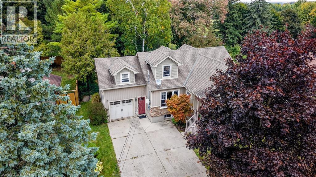 1105 QUEENS BUSH Road, Wellesley