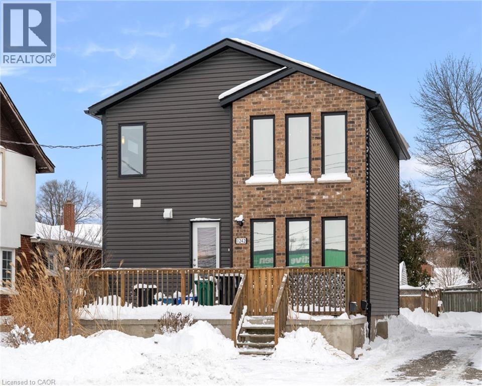 1242 KING Street E, Kitchener