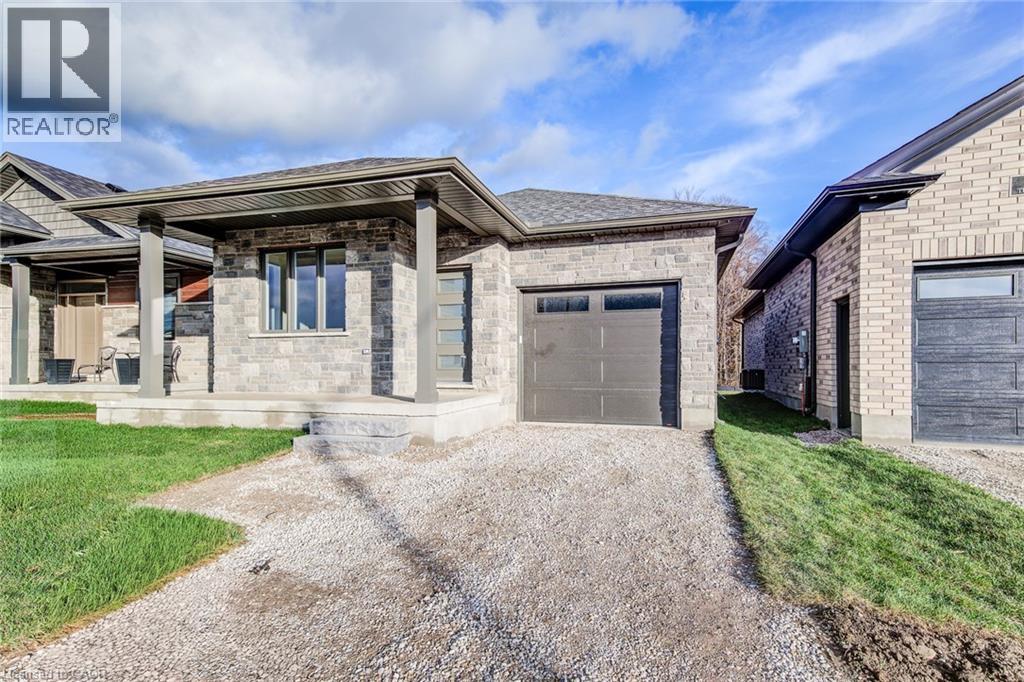 27 TUPELO Crescent, Elmira