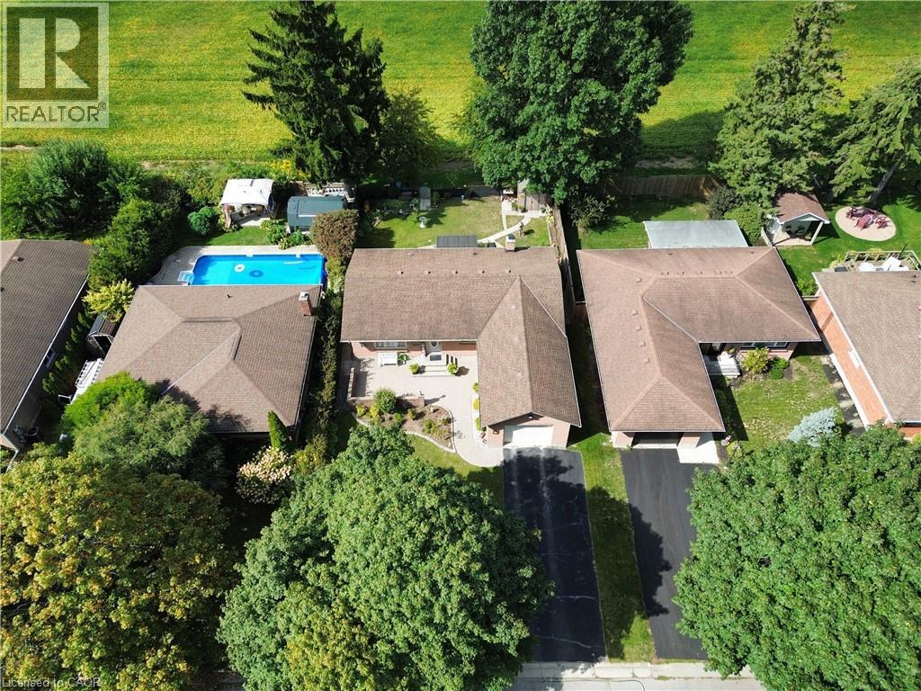 26 DOUGLAS Avenue, Simcoe