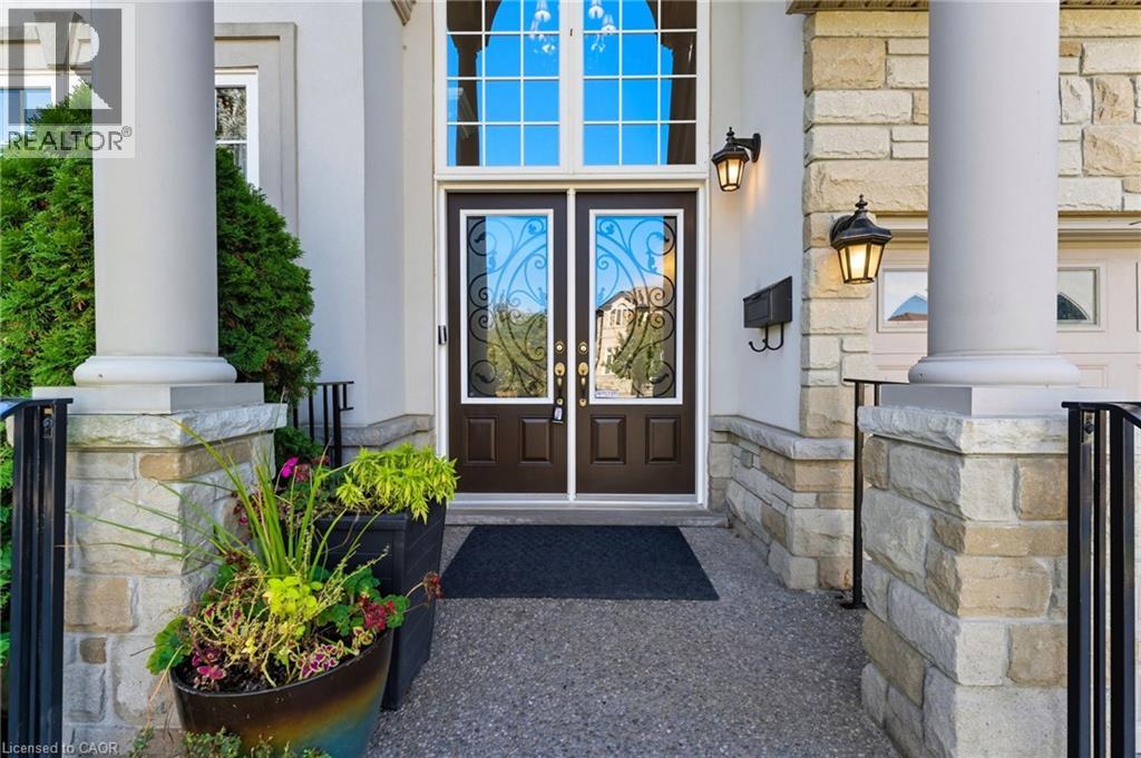 20 LORUPE Court, Ancaster