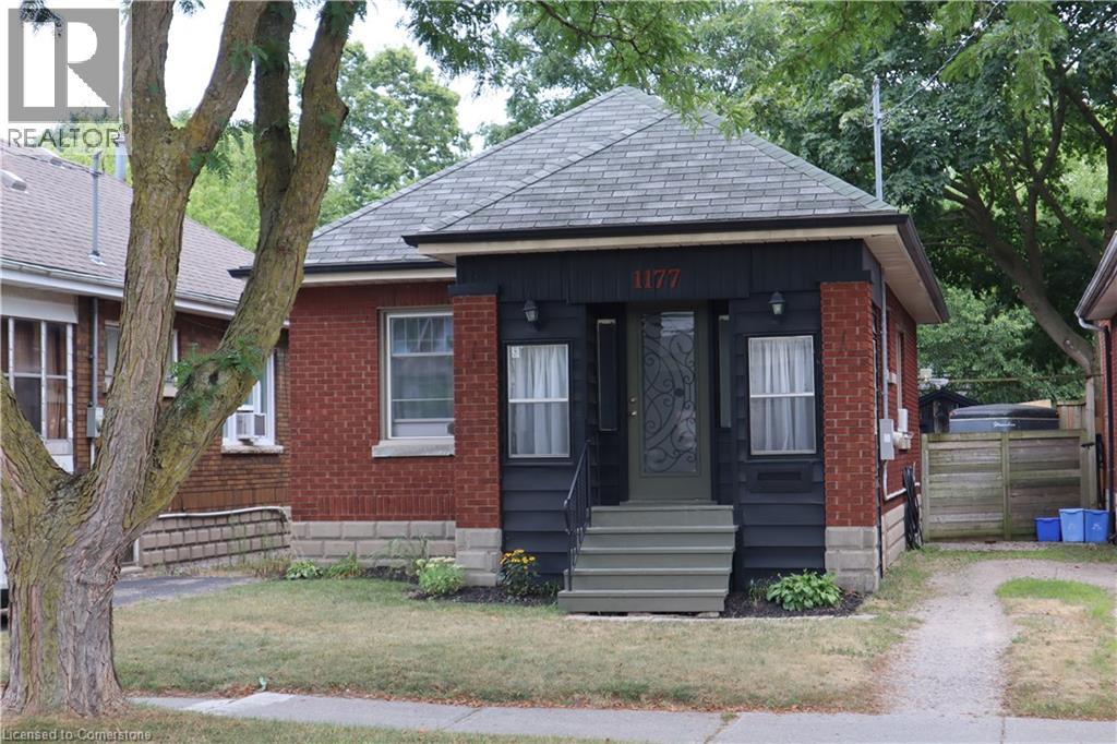 1177 YORK Street, London