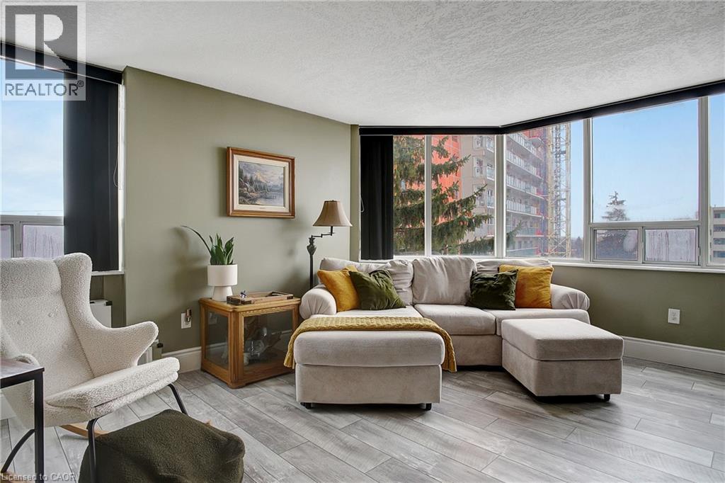 3227 KING Street E UnitNo. 409, Kitchener
