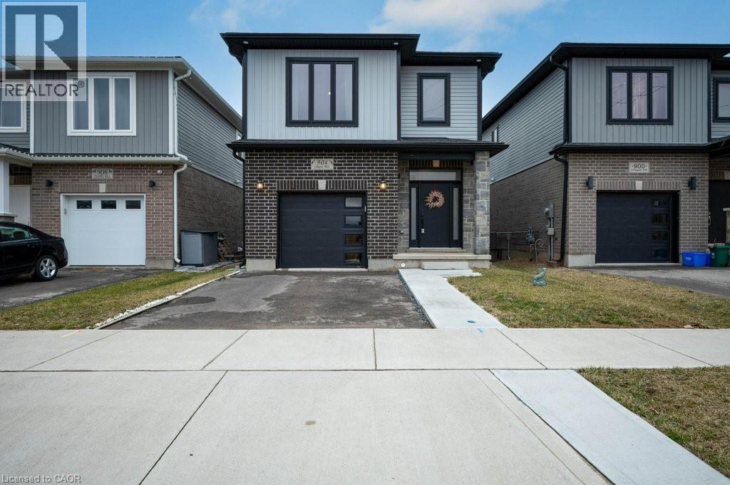 904 CHAPEL HILL COURT, Kitchener