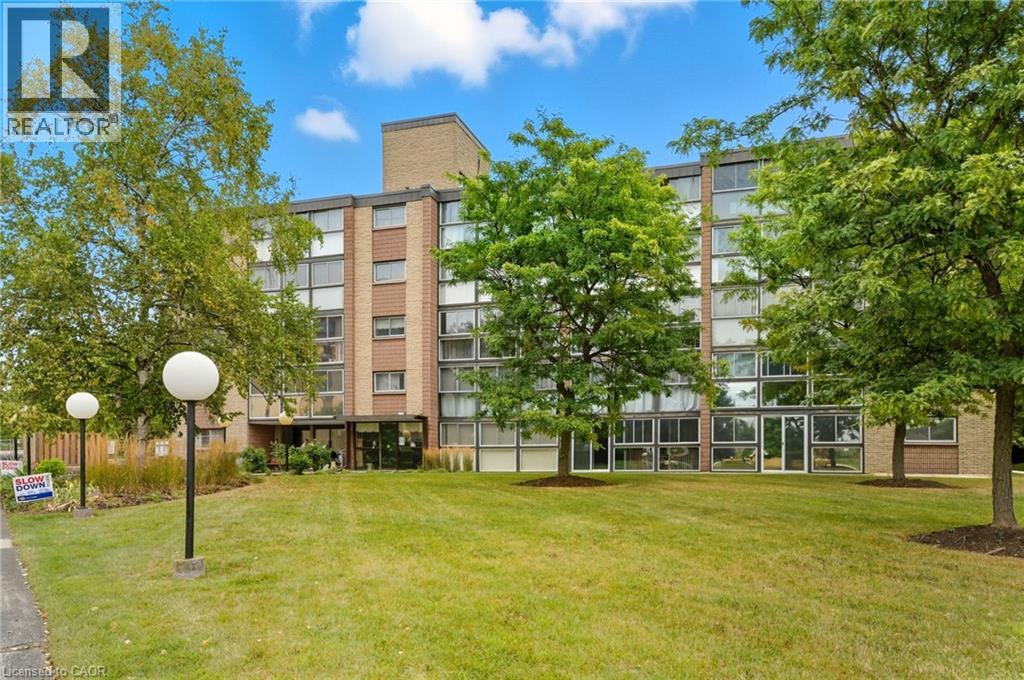 400 CHAMPLAIN Boulevard UnitNo. 305, Cambridge