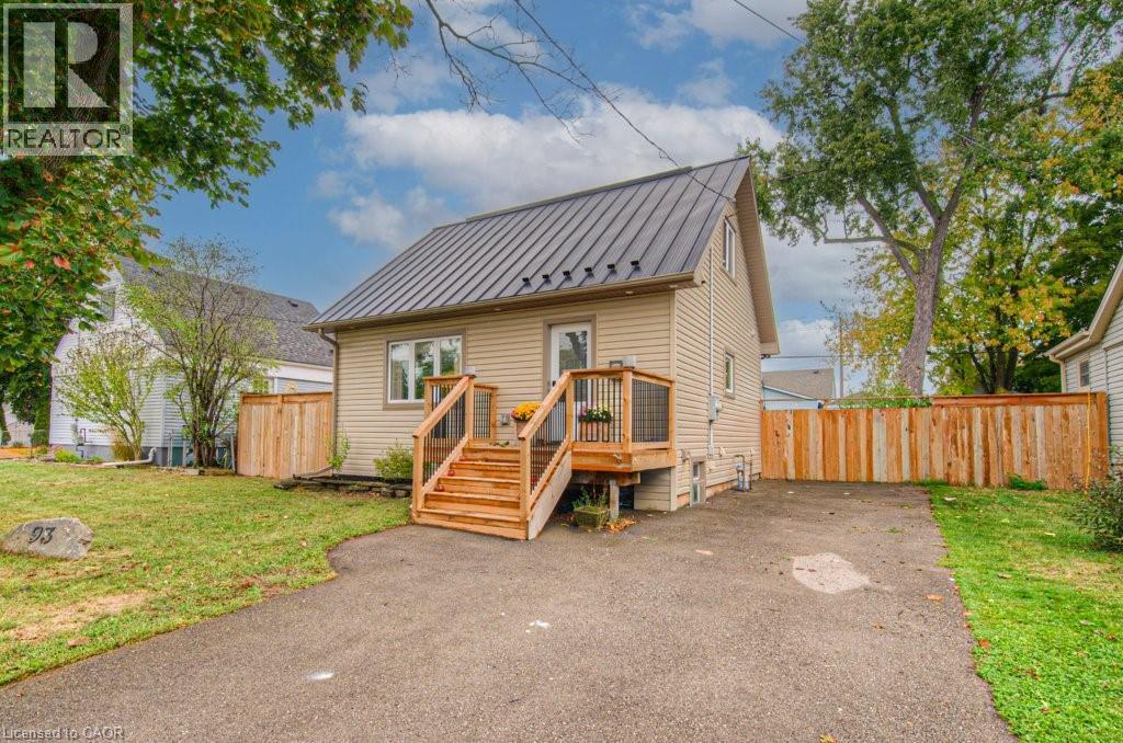 93 ALEXANDER Drive, Brantford