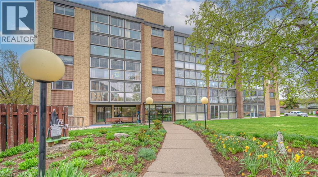 400 CHAMPLAIN Boulevard UnitNo. 406, Cambridge