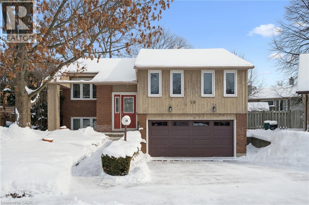 19 BROADVIEW Court, Kitchener