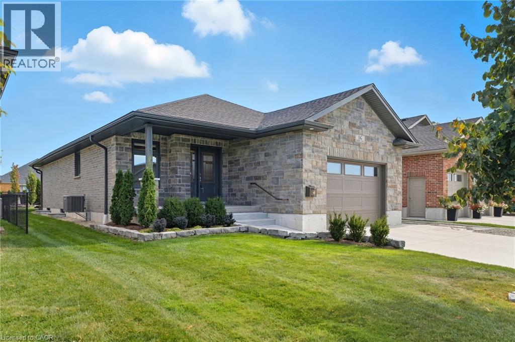 16 FORBES Crescent, Listowel