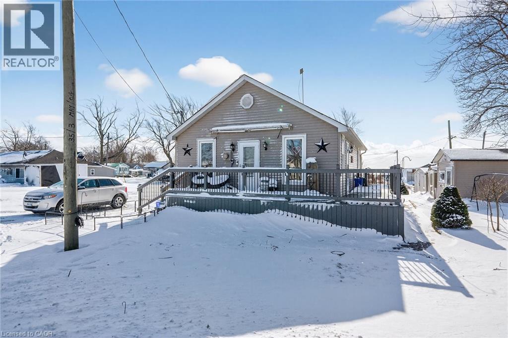 1040 LAKESHORE Road, Selkirk