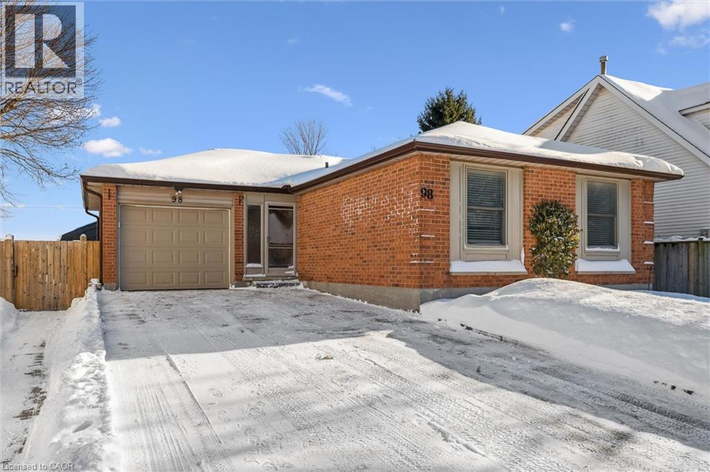 98 PEACHTREE Crescent, Cambridge