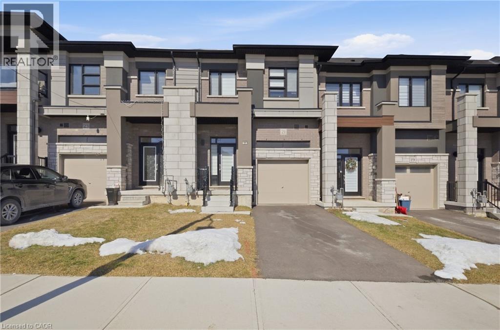 21 GEORGE BRIER Drive W, Paris