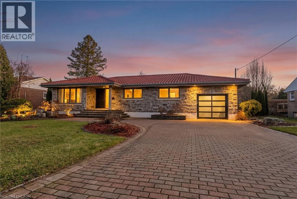 30 WINDERMERE Crescent, Woodstock