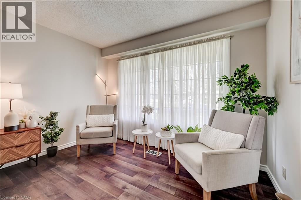 33 CARLYLE Place, Kitchener