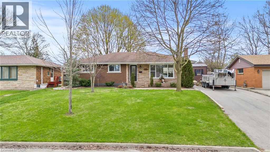 45 DRIFTWOOD Drive, Brantford
