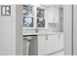 3 ALGONQUIN Avenue - 13