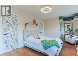 5475 LAKESHORE Road UnitNo. 54 - 21