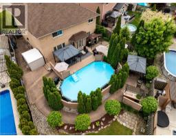 9 SUGARBERRY Court - 32
