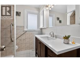617 LOCK Street W - 25