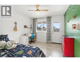81 THOMSON Drive - 22