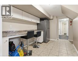 101 VICTOR Boulevard - 27
