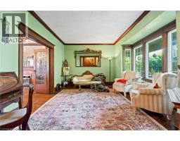 2 CARLETON Street N - 10