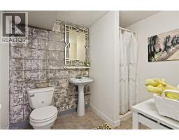 2 CARLETON Street N - 26
