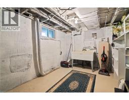 2 CARLETON Street N - 27