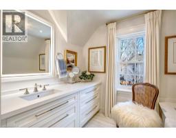 514 WILSON Street E - 28