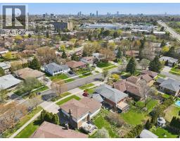 49 RIPLEY Crescent - 43