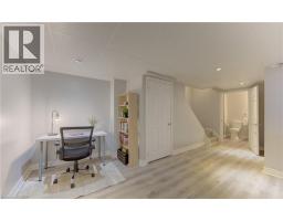 3 MARLIS Crescent - 31
