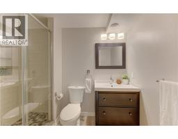 3 MARLIS Crescent - 33