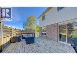 3 MARLIS Crescent - 41