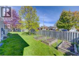 3 MARLIS Crescent - 43