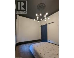 158 HUNTER Street E - 23