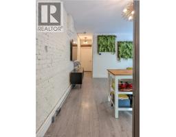 158 HUNTER Street E - 27