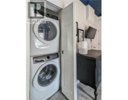 158 HUNTER Street E - 34