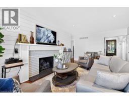 2079 GARY Crescent - 10