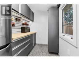 2079 GARY Crescent - 44