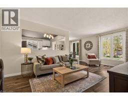 52 LATZER Crescent - 12