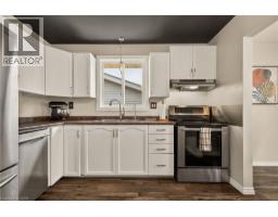 52 LATZER Crescent - 17