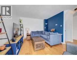 60 ELMSDALE Drive UnitNo. 11 - 11