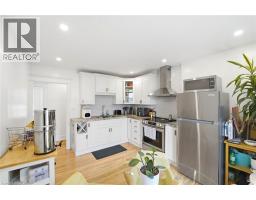 15 AVENUE Place - 25