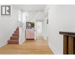 15 AVENUE Place - 4