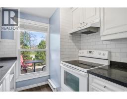 519 PINETREE Crescent - 11
