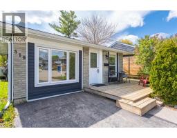 519 PINETREE Crescent - 2