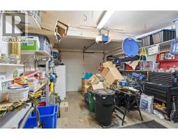 593 GREY Street - 40