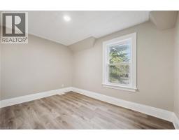 15 GORDON Avenue - 15